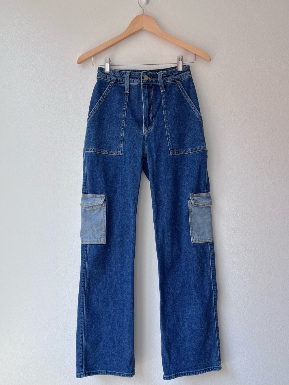 Hollister Ultra High-rise Medium Wash Cargo Dad Jeans - Sz 0S